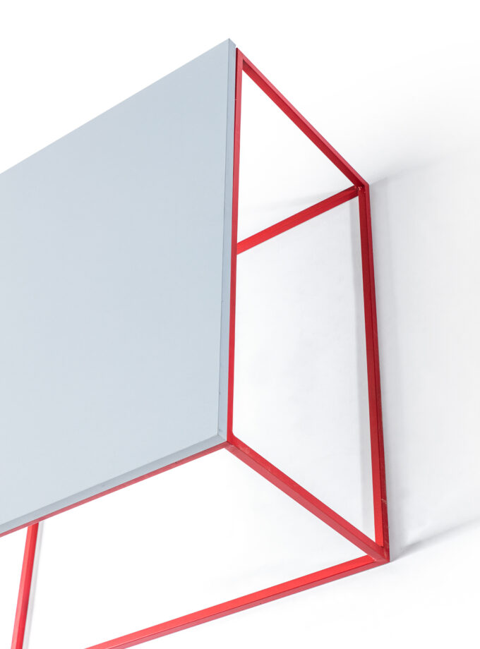 MILVAKI ORTA SEHPA / Kırmızı-Beyaz